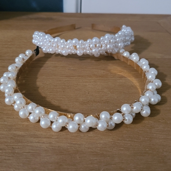 Two Pearl And Gold Headbands - Picture 10 of 10
